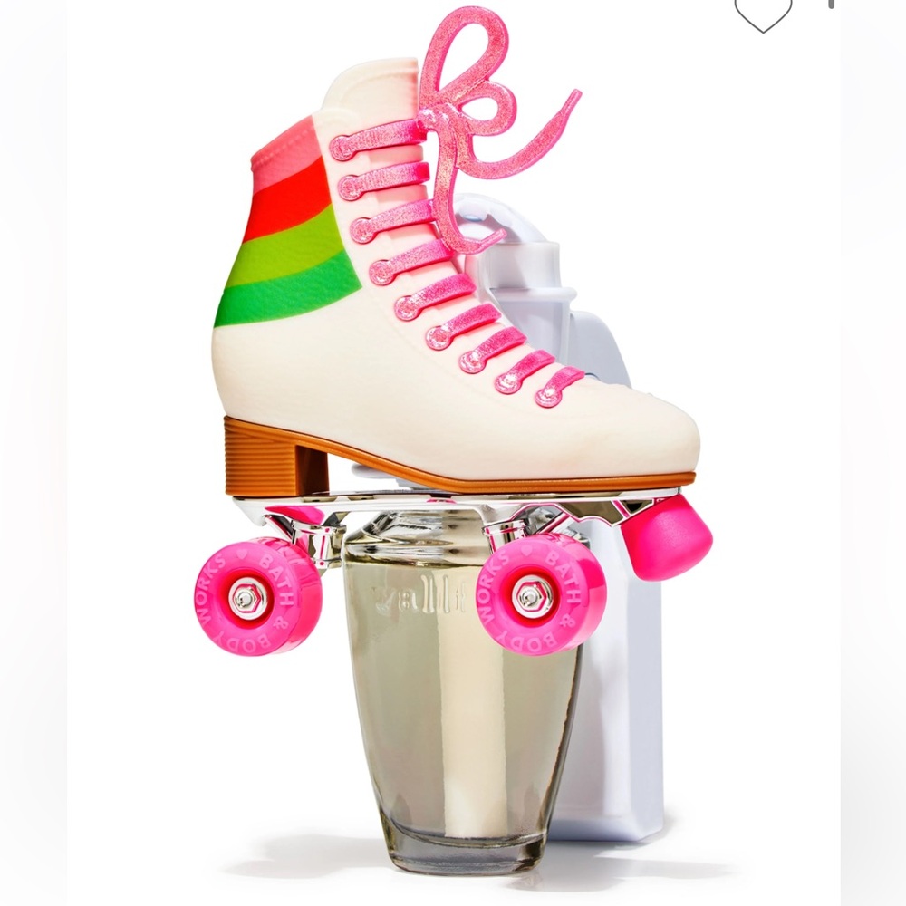 BBW ROLLERSKATE WALLFLOWER PLUG IN NWT